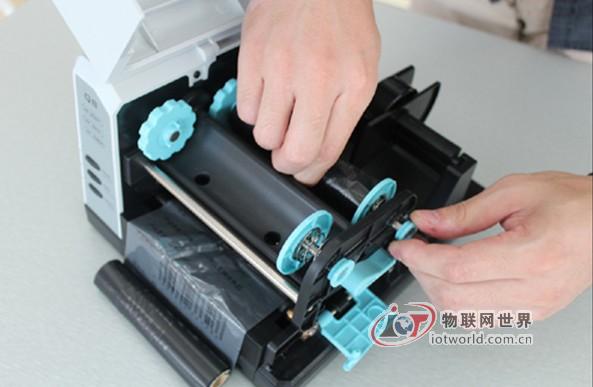 首创商用打印机侧翻盖设计 博思得Q8条码打印机评测