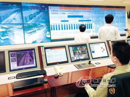 公交车上WiFi上网 信息通信技术遇上车生活