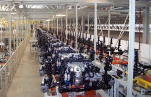 　　近日，国家工业和信息化部正式印发《关于开展2015年智能制造试点示范专项行动的通知》，决定自2015年启动超过30个智能制造试点示范项目，以促进工业转型升级，加快制造强国建设进程。自此，工业4.0和中国制造2025的国家战略部署将进一步贯彻执行。同时，有分析称，实现中国“工业4.0”的四部曲应该是生产制造自动化、流程管理数字化、企业信息网络化、智能制造云端化。对此，北京市通州区政协委员、北京约基工业股份有限公司董事长马立民从企业十几年的发展历程谈了传统工业转型升级的关键所在。