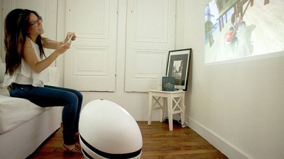 智能机器人将成家庭“小管家”