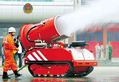 北京消防测试探火情机器人 称将重点探索物联网