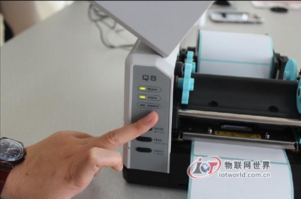 首创商用打印机侧翻盖设计 博思得Q8条码打印机评测