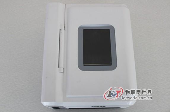 首创商用打印机侧翻盖设计 博思得Q8条码打印机评测
