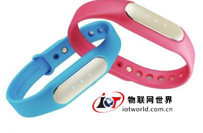 小米首款穿戴式智能设备小米手环亮相 物联网世界网