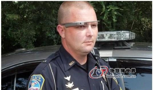 畅想智慧警务 美警察巡逻中戴谷歌眼镜取证--物联网世界网