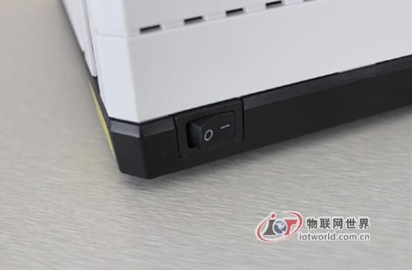 首创商用打印机侧翻盖设计 博思得Q8条码打印机评测