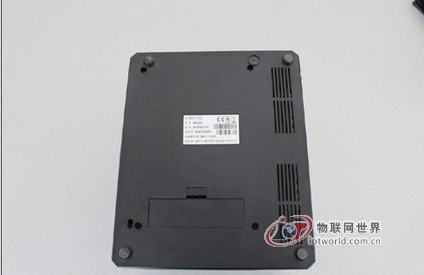 首创商用打印机侧翻盖设计 博思得Q8条码打印机评测