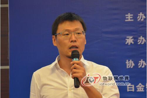 海尔uhome营销总监邓凯在发表演讲