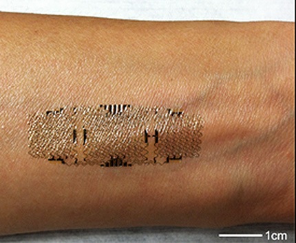 喷涂在皮肤上的生物传感器 健康监控设备更耐久