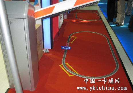 新一代组合式不停车通行停车场管理系统演示