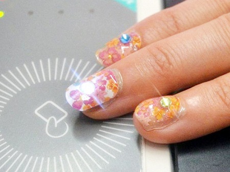 炫酷潮科技 NFC结合艺术指甲让你成为闪亮之星