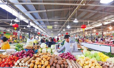 　　不远的将来，市民不仅可以在农贸市场使用支付宝买菜，还可以使用免费WIFI。记者昨日从支付宝机构获悉，支付宝已在全国发起“智慧菜场建设计划”，并宣布设立500万元创新基金，为全国100家农贸市场提供创新管理手段支持。目前我省已有部分农贸市场报名参与。