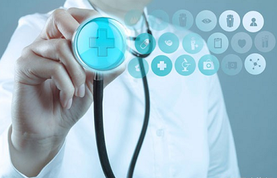 　　智能家居行业发展的时间并不长，但由于互联网企业以及传统家电企业等巨头的跨界融合，经过几年的沉淀发展下来，2014年得以进入一个快速发展的时期，使得不少人为之侧目。然而，遗憾的是，截至目前，智能家居行业仍然无法取得突破性的进展。为此，众多业内人士也在一直不断地寻找突破口，以至于近段时间来，“智能硬件”、“平台”、“安防”、“医疗”以及“互联网+”等词汇越来越频繁的出现在智能家居领域。